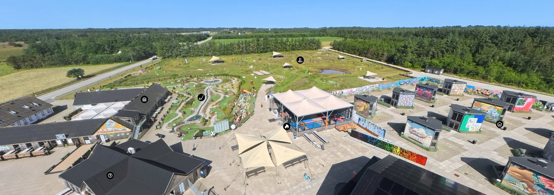 Luftfoto af moderne erhvervsejendom taget med drone